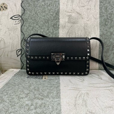 Valentino Garavani Rockstud23 Shoulder bag