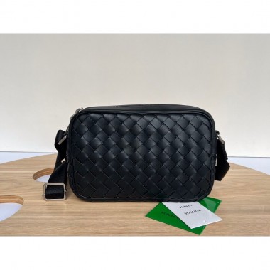Bottega Veneta Small intrecciato Camera Bag  