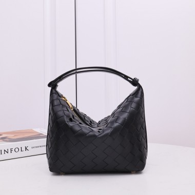 Bottega Veneta Wallace Shoulder Bag-Black