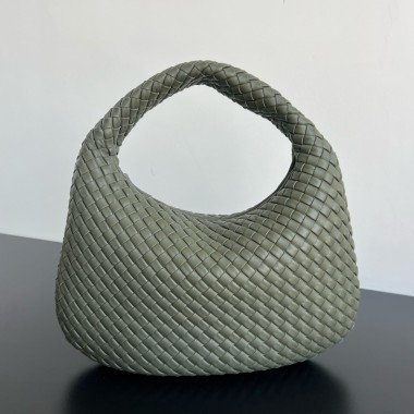 Intrecciato Medium Veneta Shoulder Bag-Pickle