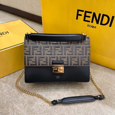 Fendi KAN I F Borsa in Pelle 