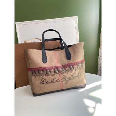  Burberry Reversable Tote 