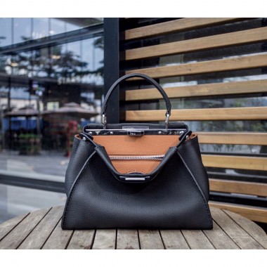 Fendi Iconic peekaboo Medium in Pelle 