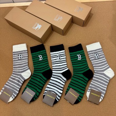 Burberry socks ( 5 pairs)
