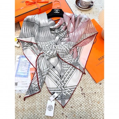Hermes Triangle scarf/Shawl