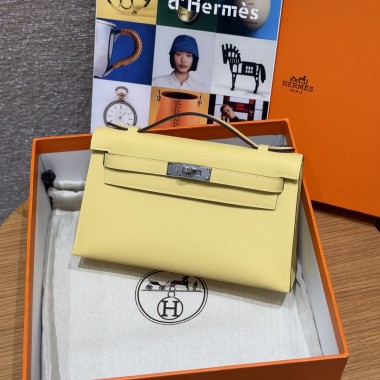 Hermes Kelly Pochette in Swift Leather-Jaune Poussin