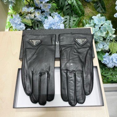 Prada Men's lambskin Gloves