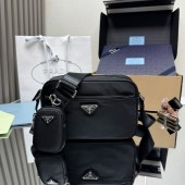 Borsa a tracolla in Re-Nylon-Black