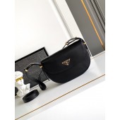 Borsa a spalla Prada Arqué con pattina in pelle-Black