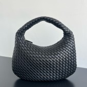 Intrecciato Medium Veneta Shoulder Bag-Black