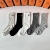 Hermes socks ( 5 pairs)