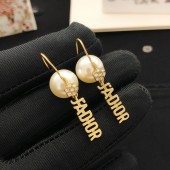 Orecchini Dior di alta qualità in vendita
