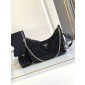 Borsa Prada Re-Edition 2005 in raso con cristalli