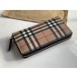 Burberry Zippy wallet 