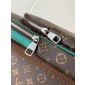 M12734 Avenue Slingbag